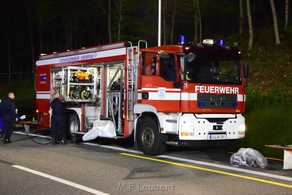 VU Gefahrgut LKW umgestuerzt A 4 Rich Koeln Hoehe AS Gummersbach P675.JPG - Miklos Laubert